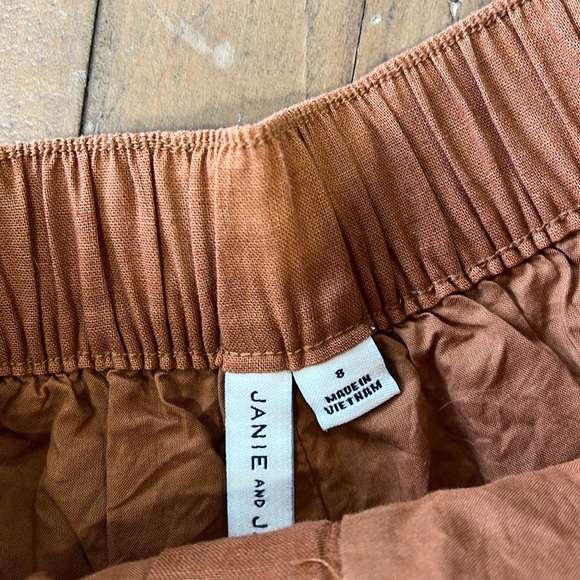 Janie and jack rusty brown linen blend Ruffle pocket shorts - Picture 3 of 6